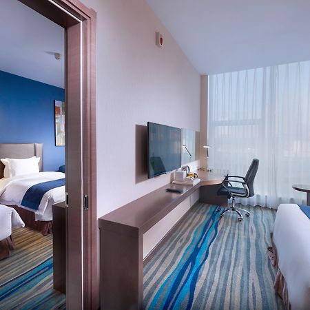 Holiday Inn Express Shenyang North Station By Ihg מראה חיצוני תמונה