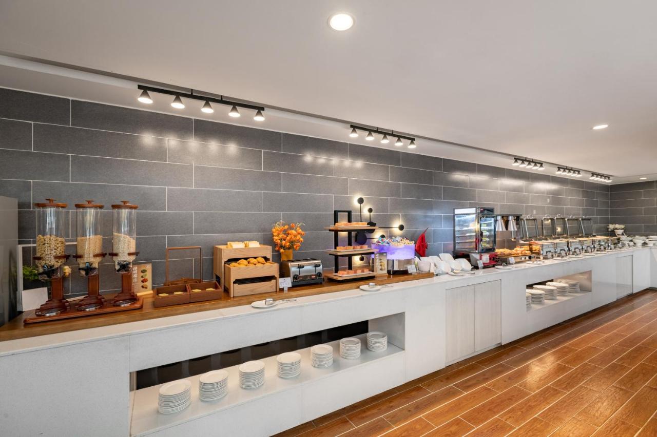 Holiday Inn Express Shenyang North Station By Ihg מראה חיצוני תמונה
