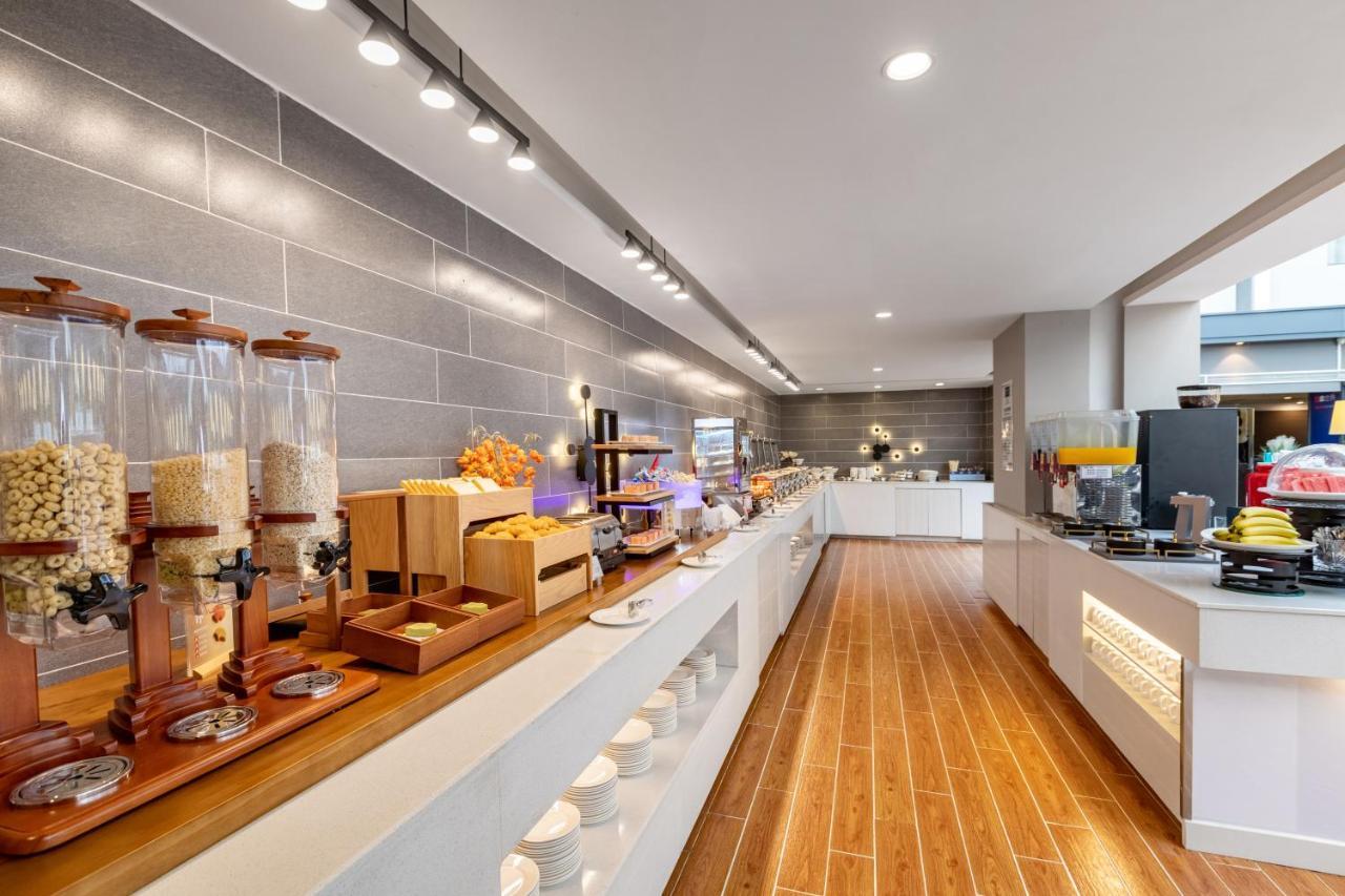 Holiday Inn Express Shenyang North Station By Ihg מראה חיצוני תמונה