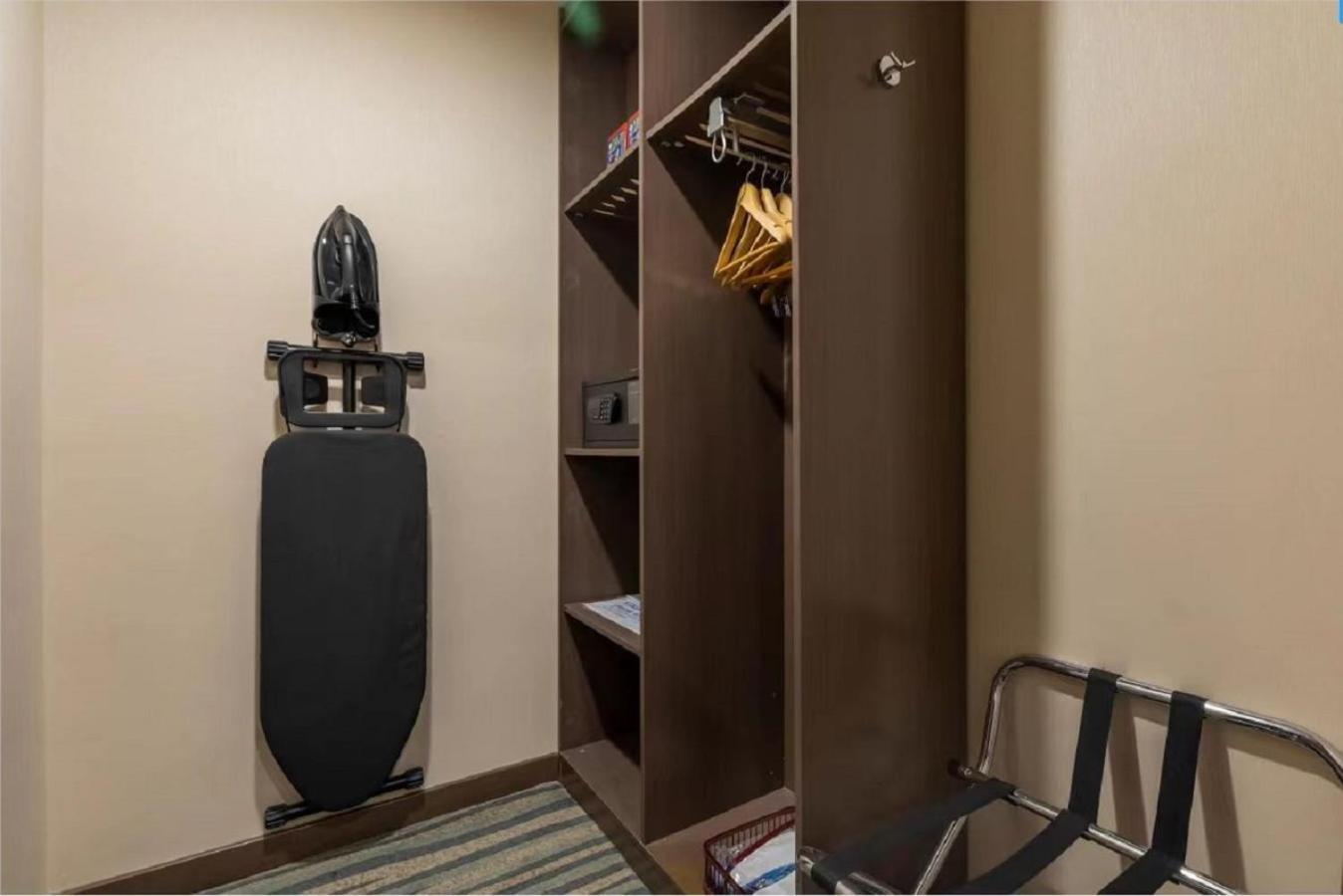 Holiday Inn Express Shenyang North Station By Ihg מראה חיצוני תמונה