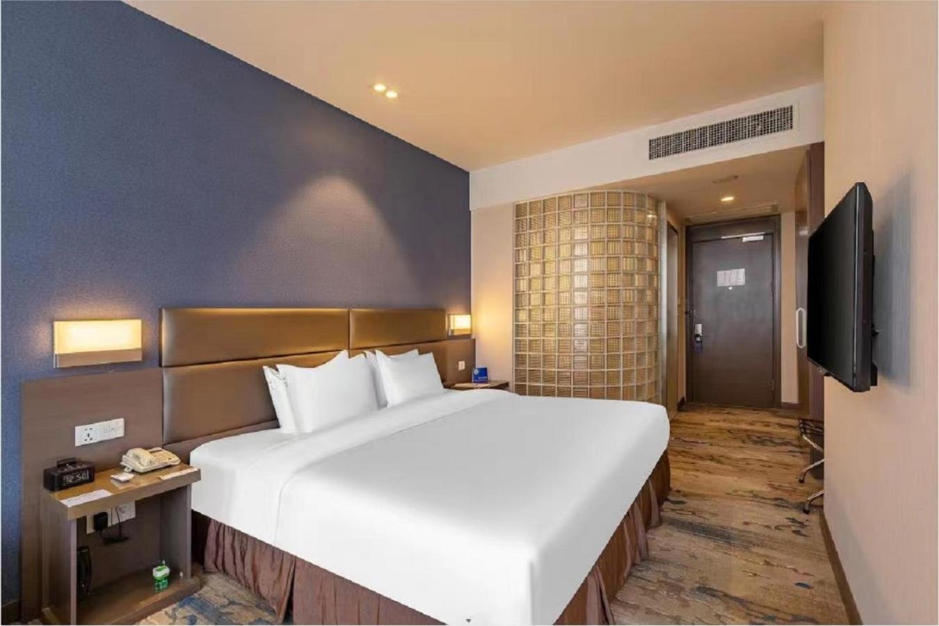 Holiday Inn Express Shenyang North Station By Ihg מראה חיצוני תמונה