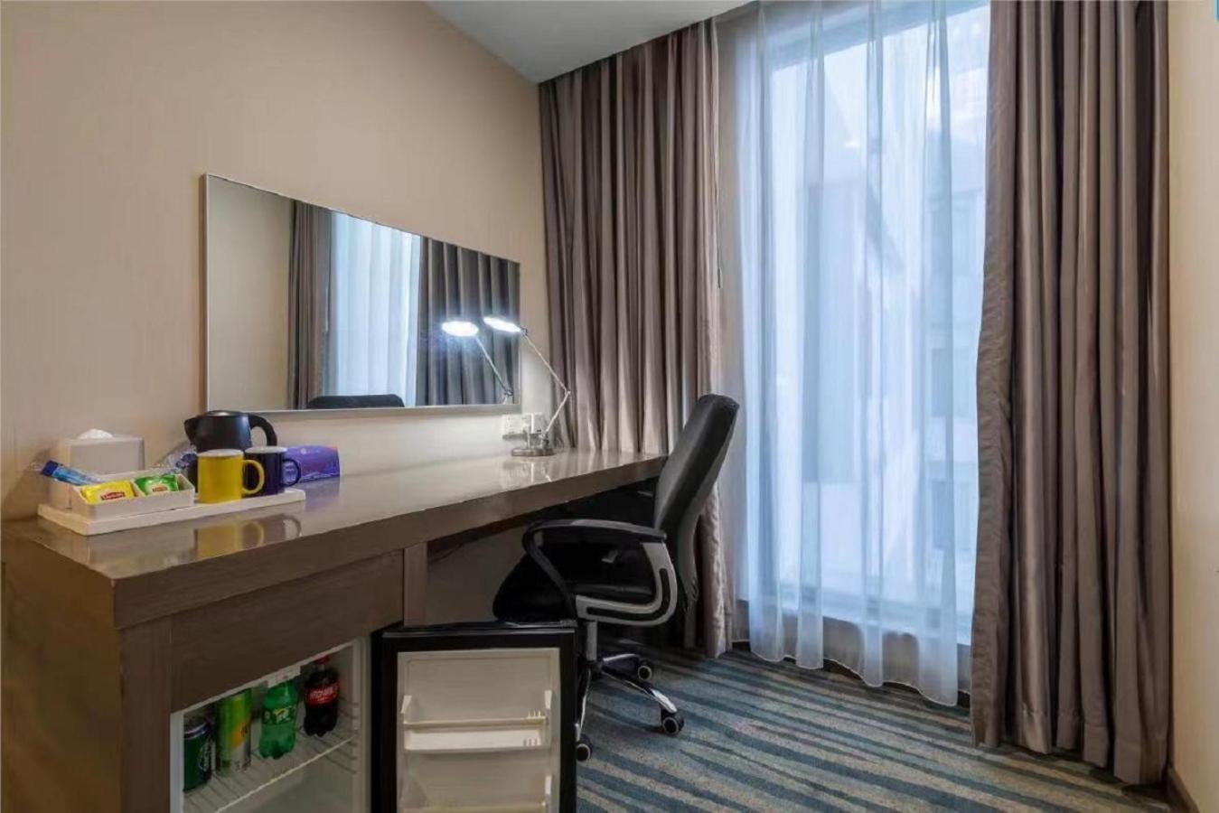 Holiday Inn Express Shenyang North Station By Ihg מראה חיצוני תמונה