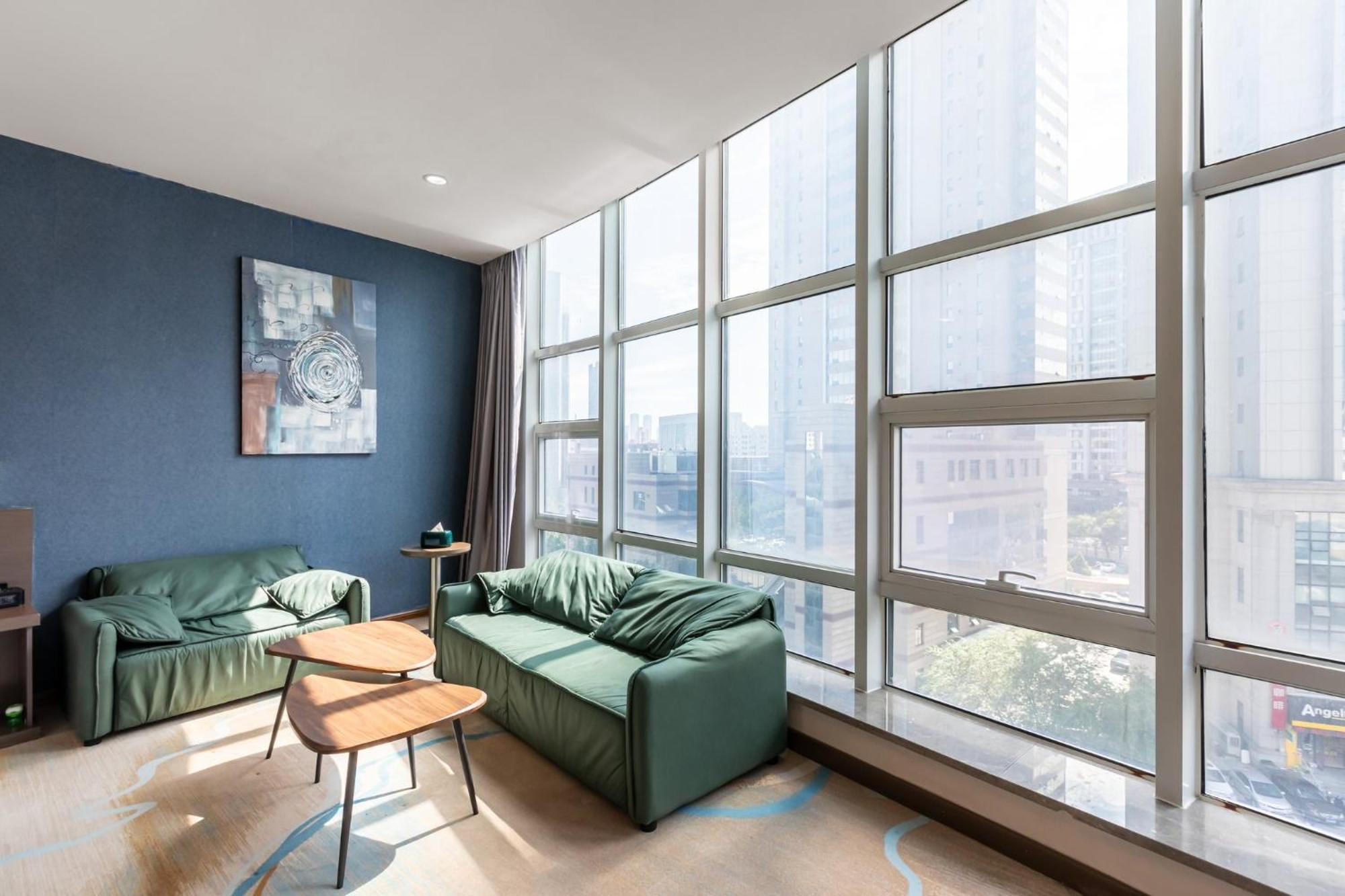 Holiday Inn Express Shenyang North Station By Ihg מראה חיצוני תמונה